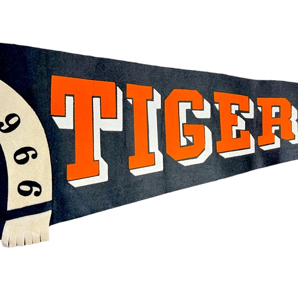 Vintage 1966 Detroit Tigers Team Photo Flag - Picture 2 of 8
